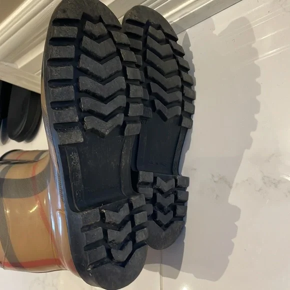 Burberry Rainboots -  size 37 - Picture 4 of 8